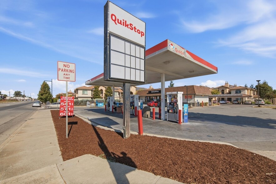 More Photos Of 1300 San Juan Rd, Hollister Service Station For Sale