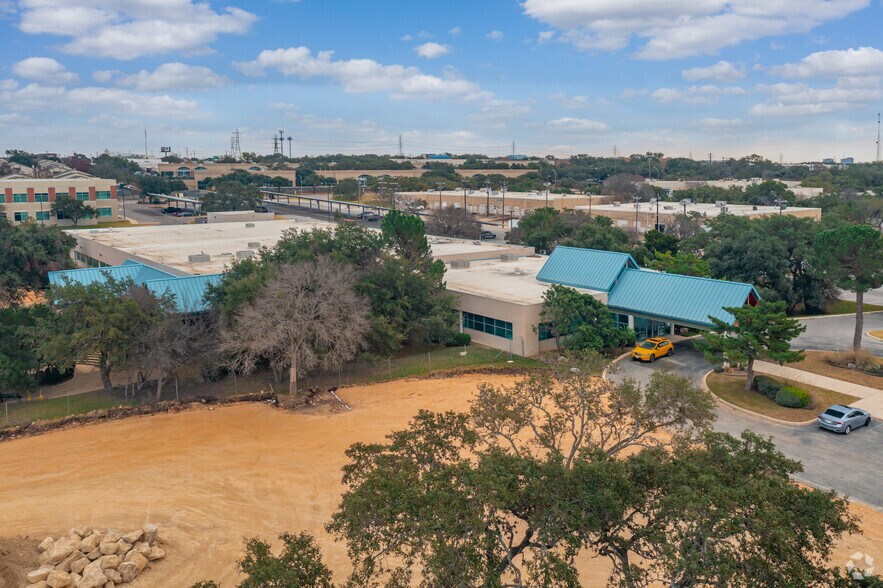 More Photos Of 5818 Farinon Dr, San Antonio Unknown For Lease