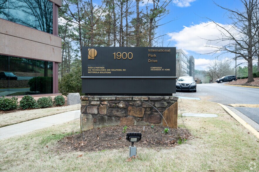More Photos Of 1900 International Park Dr, Birmingham Office For Lease