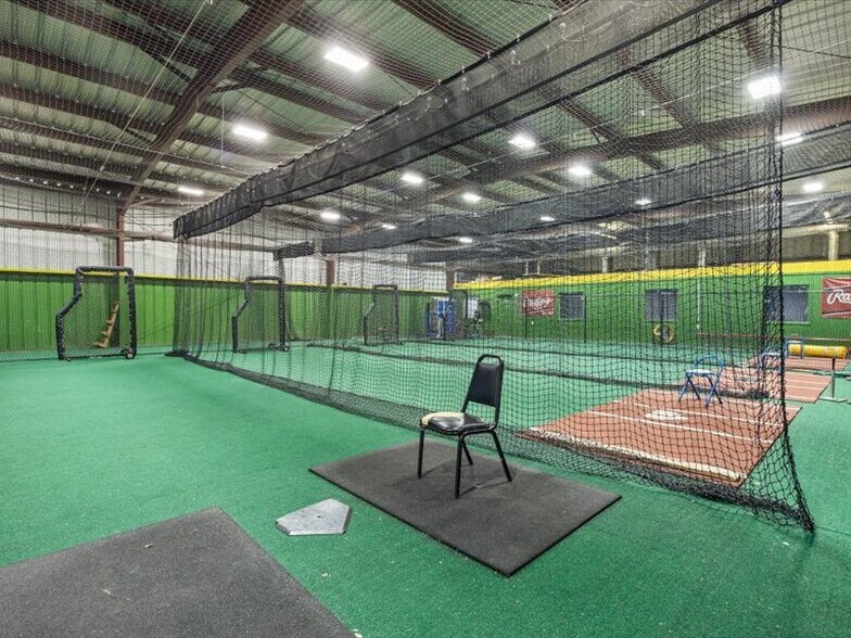 More Photos Of 505 County Line Rd, Rockwall Flex For Sale