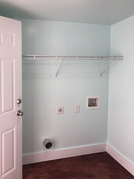 More Photos Of 55 Main St, Garden City Office Residential For Sale