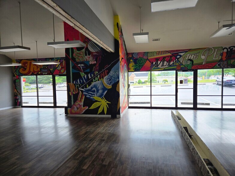 More Photos Of 1701 Euclid Ave, Bristol Medical For Lease