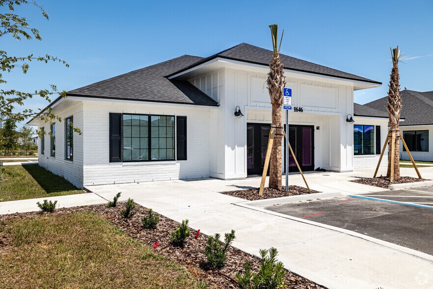 More Photos Of 1646 Corsair Ln, Middleburg Medical For Sale