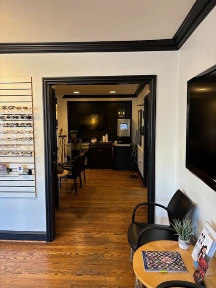 More Photos Of 2204 Crestmoor Rd, Nashville Medical For Lease