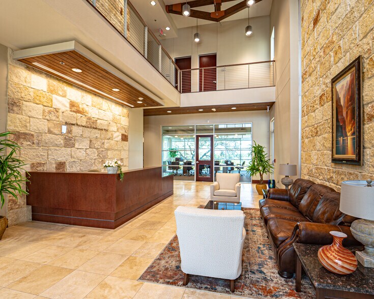 More Photos Of 17339 Redland Rd, San Antonio Office For Lease