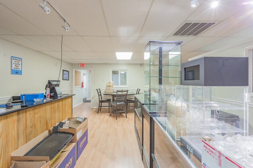 More Photos Of 300 Alamar St, Fort Oglethorpe General Retail For Sale
