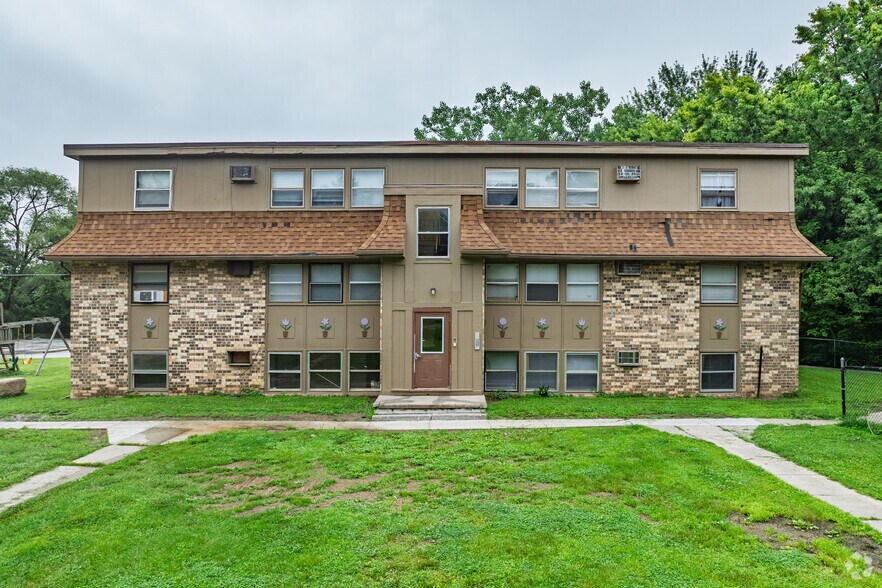 More Photos Of 1805 Arlington Ave, Des Moines Apartments For Sale