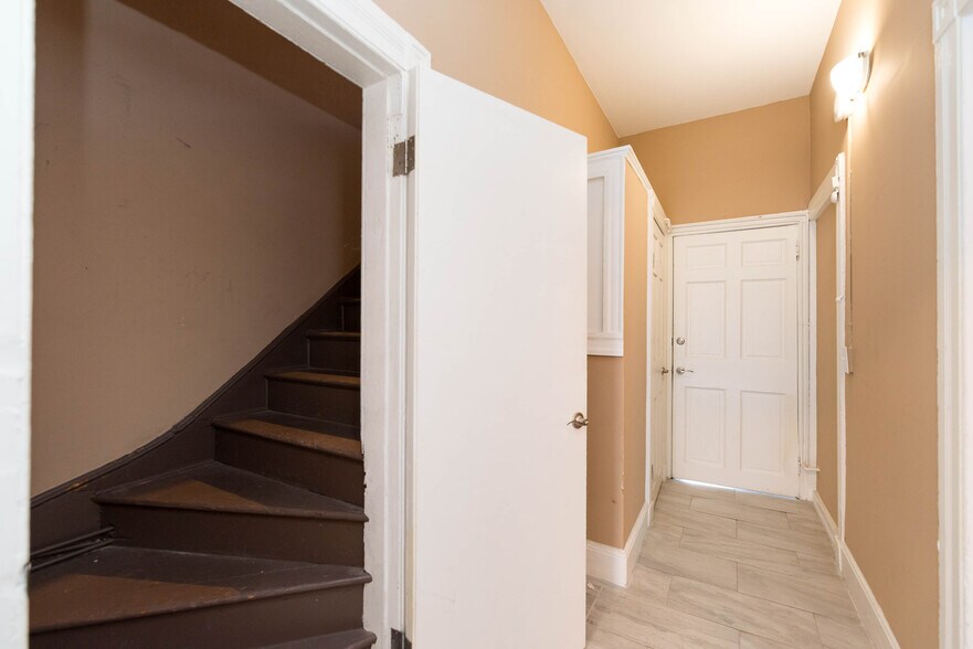 More Photos Of 18 W Franklin St, Baltimore Office Residential For Sale