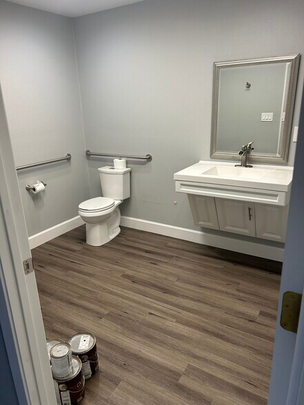 More Photos Of 6 Commercial Blvd, Novato Industrial For Lease