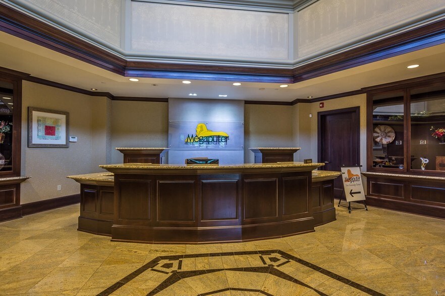 More Photos Of 1600 W Bloomfield Rd, Bloomington Medical For Lease