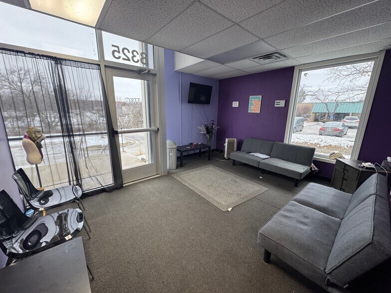 More Photos Of 8325-8339 Nieman Rd, Lenexa Flex For Sale