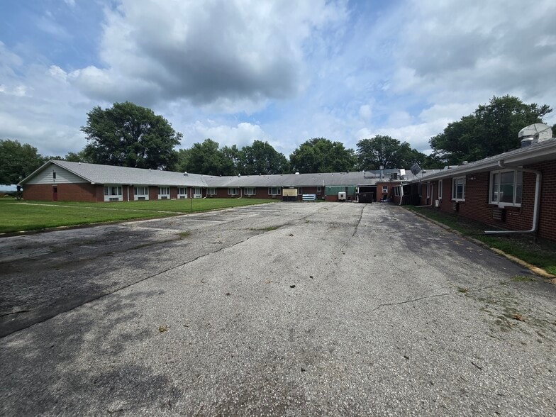 More Photos Of 300 Cedar St, Tarkio Skilled Nursing Facility For Sale