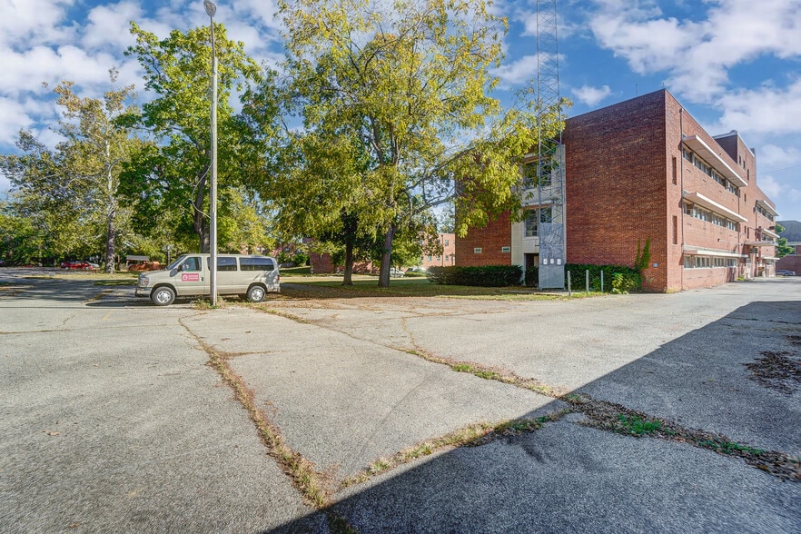 More Photos Of 150 E South College St, Yellow Springs Research And Development For Sale