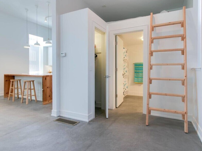 More Photos Of 1157 W 18th St, Chicago Apartments For Sale