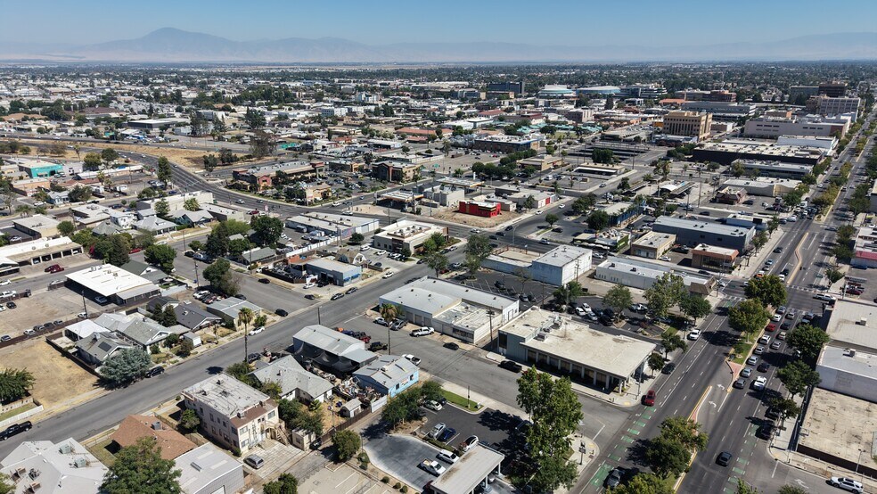 More Photos Of 1401-1411 25th St, Bakersfield Auto Repair For Sale