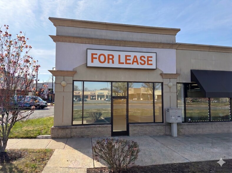 Primary Photo Of 1251-1261 Carl D. Silver Pky, Fredericksburg Storefront For Lease