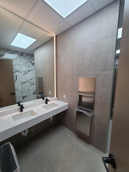 More Photos Of 650 James St, Lakewood Office For Lease