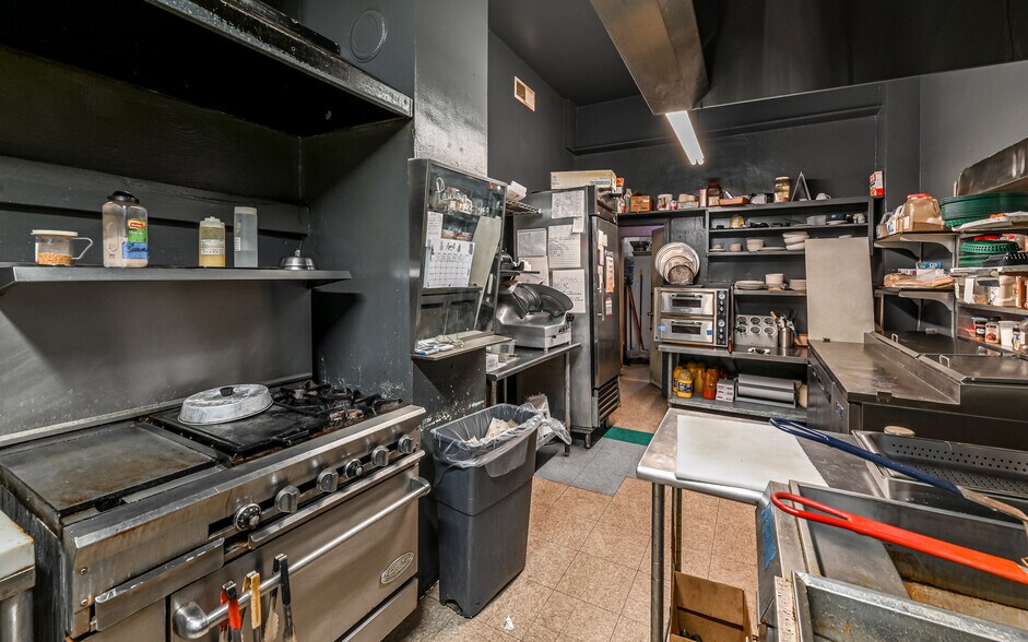 More Photos Of 1435 Freeport Rd, Cheswick General Retail For Sale