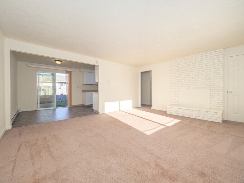 More Photos Of 1581 James St, Woodburn Multifamily For Sale