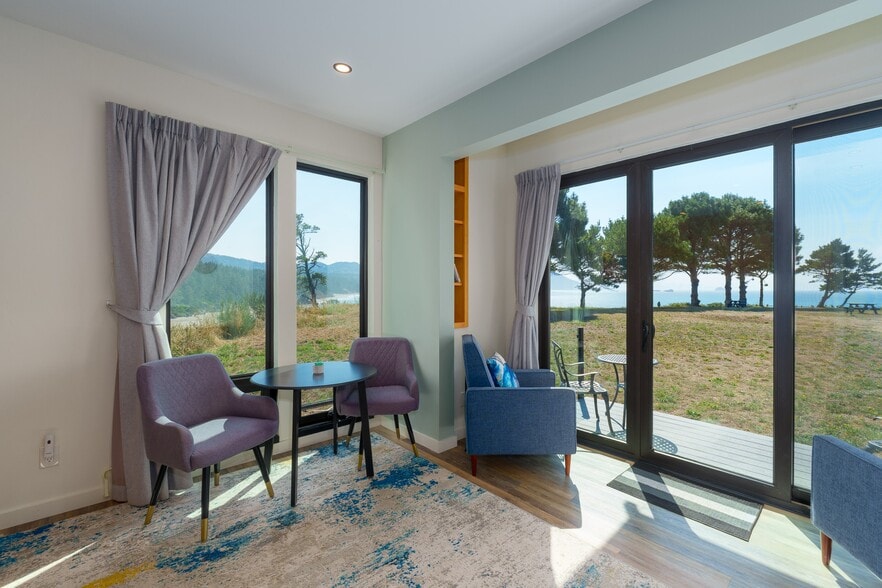 More Photos Of 409 Jackson St, Port Orford Specialty For Sale