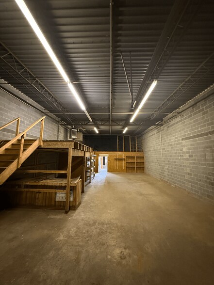 More Photos Of 4006 Leonard Dr, Fredericksburg Warehouse For Lease