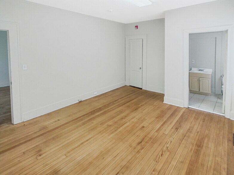 More Photos Of 2415 13th St, Tuscaloosa Office For Lease