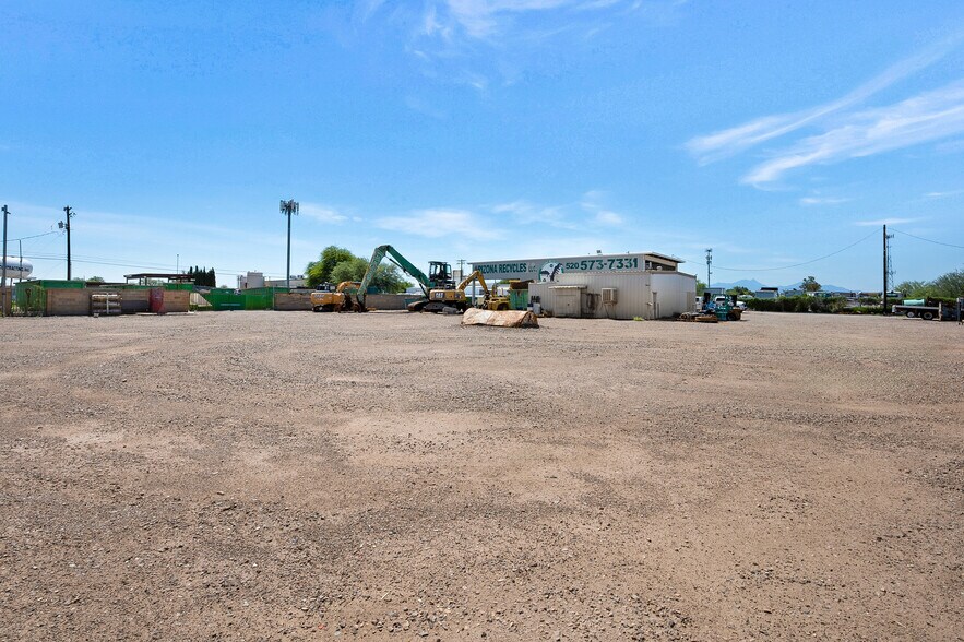 More Photos Of 8920 S Eisenhower Rd, Tucson Contractor Storage Yard For Sale