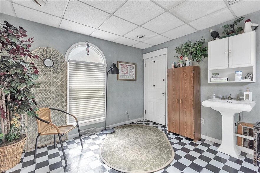 More Photos Of 7285 Center St, Mentor Office Residential For Sale