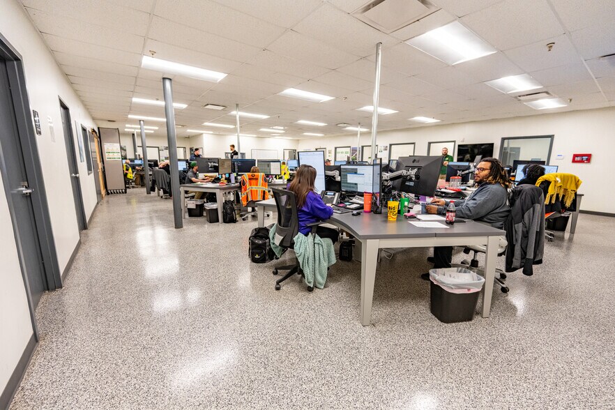 More Photos Of 3701 Dalworth St, Arlington Warehouse For Lease