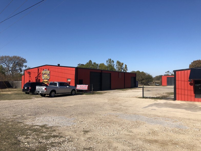 More Photos Of 920 W Mason St, Mabank Manufacturing For Sale