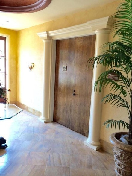 More Photos Of 543 Harbor Blvd, Destin Office For Sale