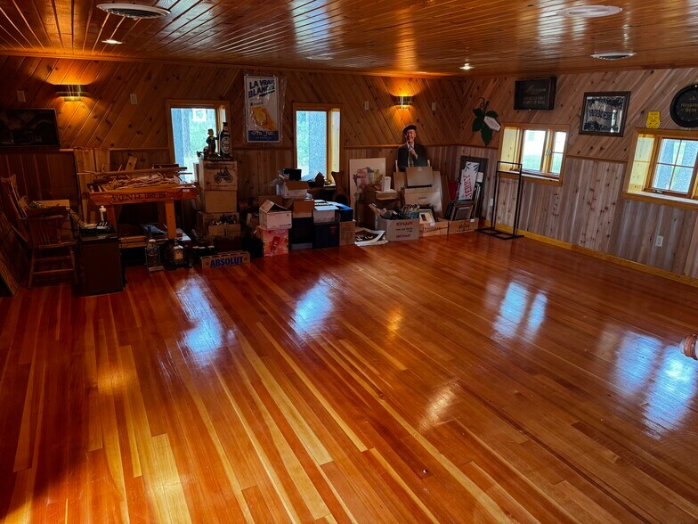 More Photos Of 3901 6th St, Wausau General Retail For Sale