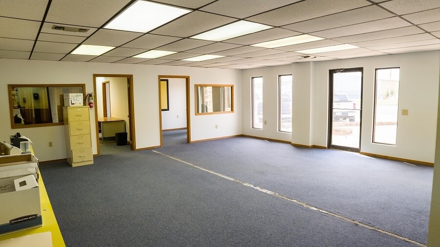 More Photos Of 4310 Oklahoma Ave, Woodward Distribution For Sale