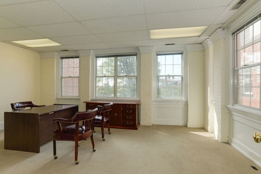 More Photos Of 2118 Leroy Pl NW, Washington Office For Sale