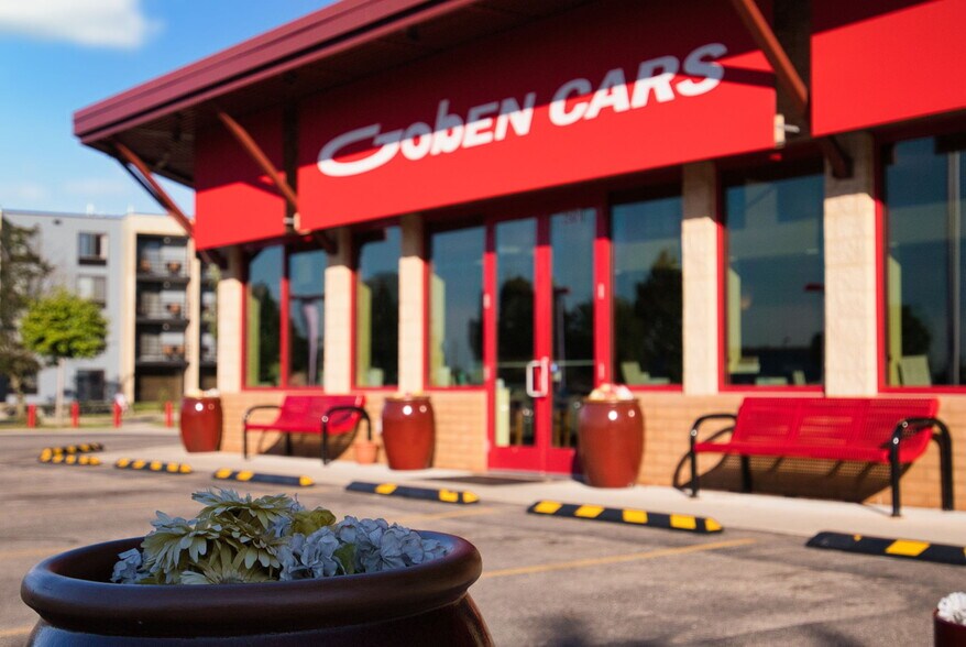 More Photos Of 2501 East Springs Dr, Madison Auto Dealership For Sale