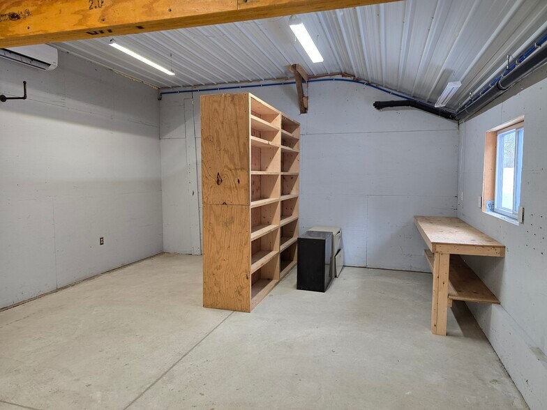 More Photos Of 6 Church Ave, W Hatfield Light Manufacturing For Lease