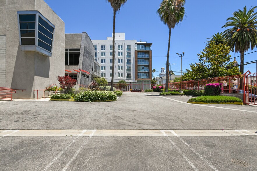 More Photos Of 6735 Selma Ave, Hollywood Loft Creative Space For Sale