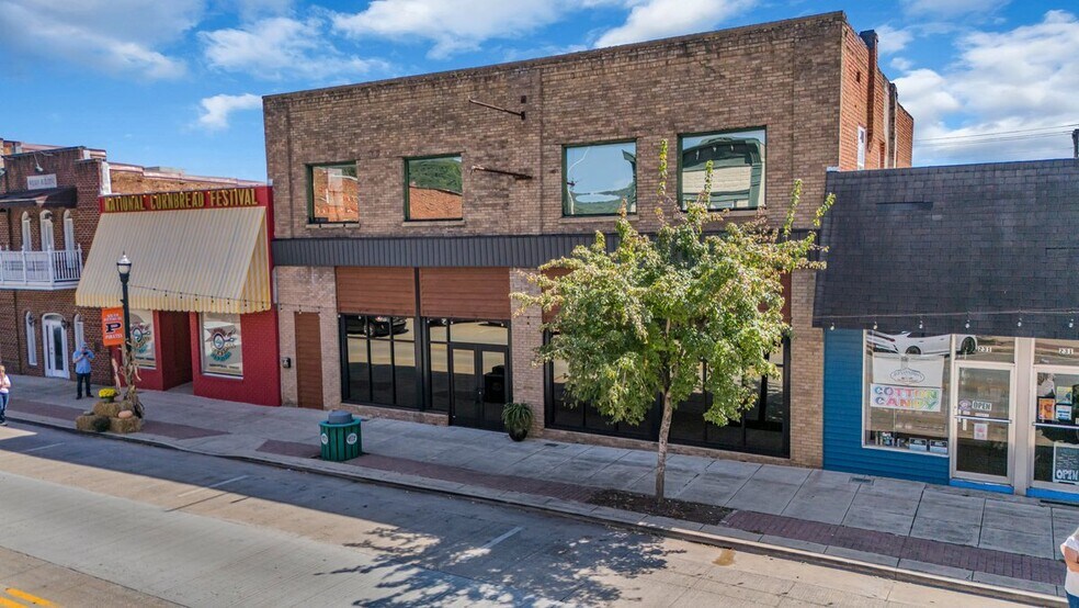 Primary Photo Of 227 Cedar Ave, South Pittsburg Freestanding For Sale