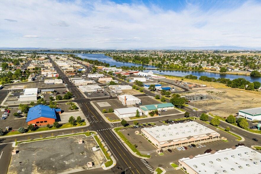 More Photos Of 720 E 3rd Ave, Moses Lake Manufacturing For Sale
