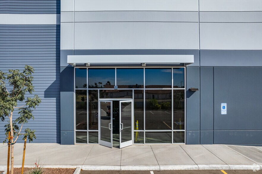 More Photos Of 6750 W Van Buren St, Phoenix Warehouse For Lease