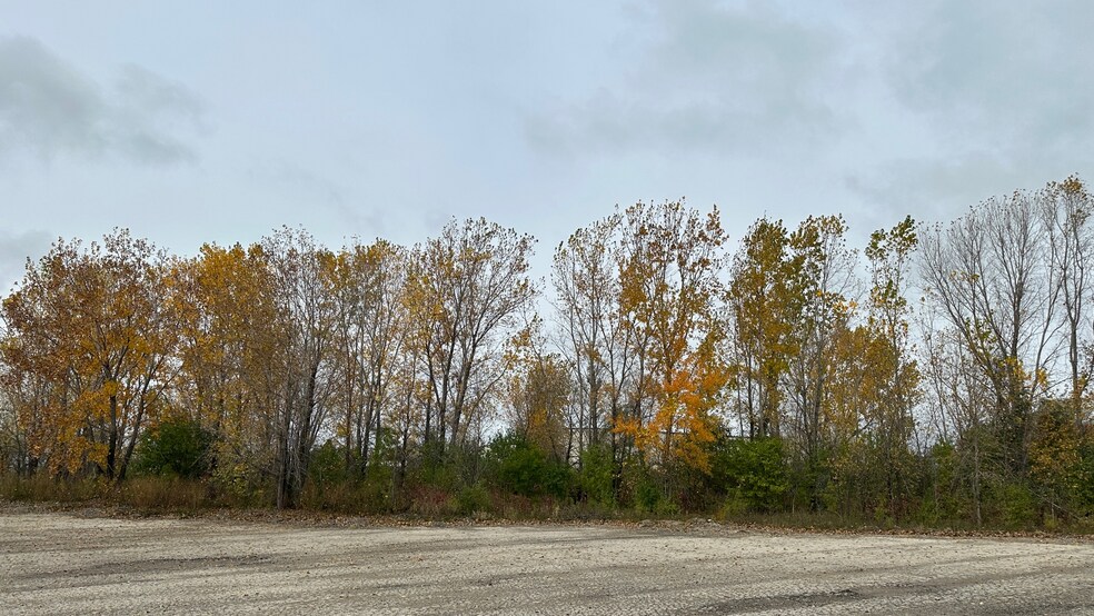 More Photos Of N936 Quality Dr, Greenville Distribution For Lease