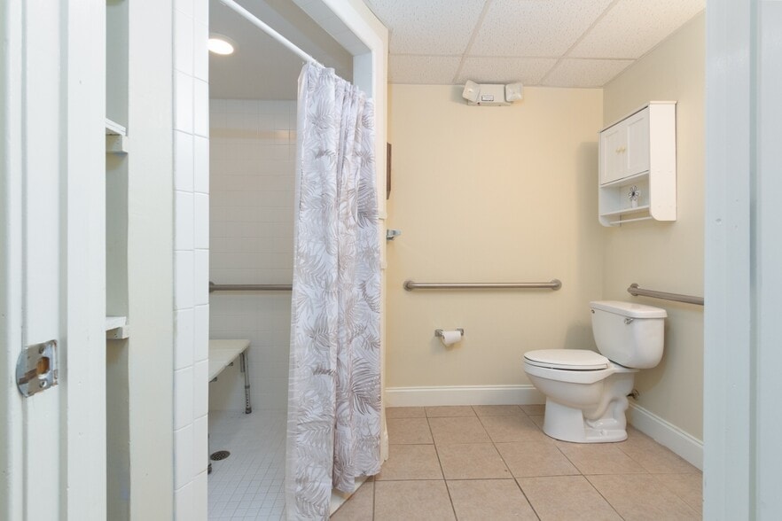 More Photos Of 173 S Lee St, Forsyth Assisted Living For Sale