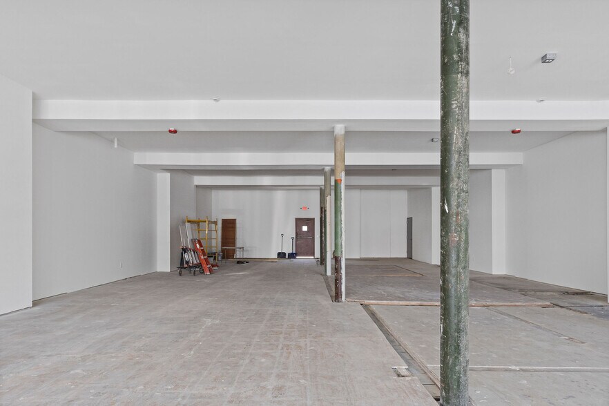 More Photos Of 214-218 Main St, Johnson City Storefront For Lease