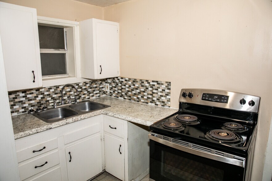 More Photos Of 515 Colorado, Burton Apartments For Sale