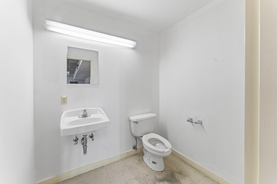 More Photos Of 262 Atlantic St, Stamford Freestanding For Sale