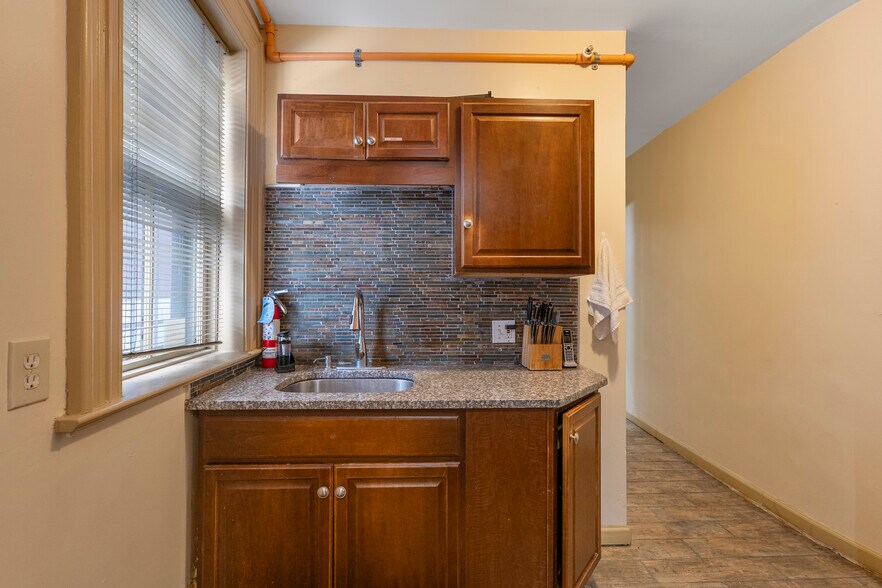 More Photos Of 1010 Pennsylvania Ave SE, Washington Hospitality For Sale