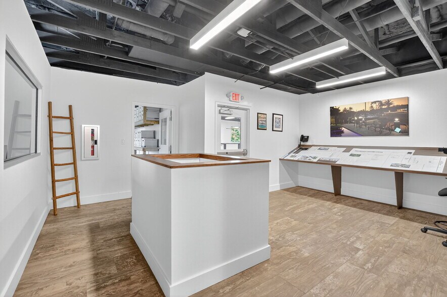 More Photos Of 442 NW 35th St, Boca Raton Office For Sale