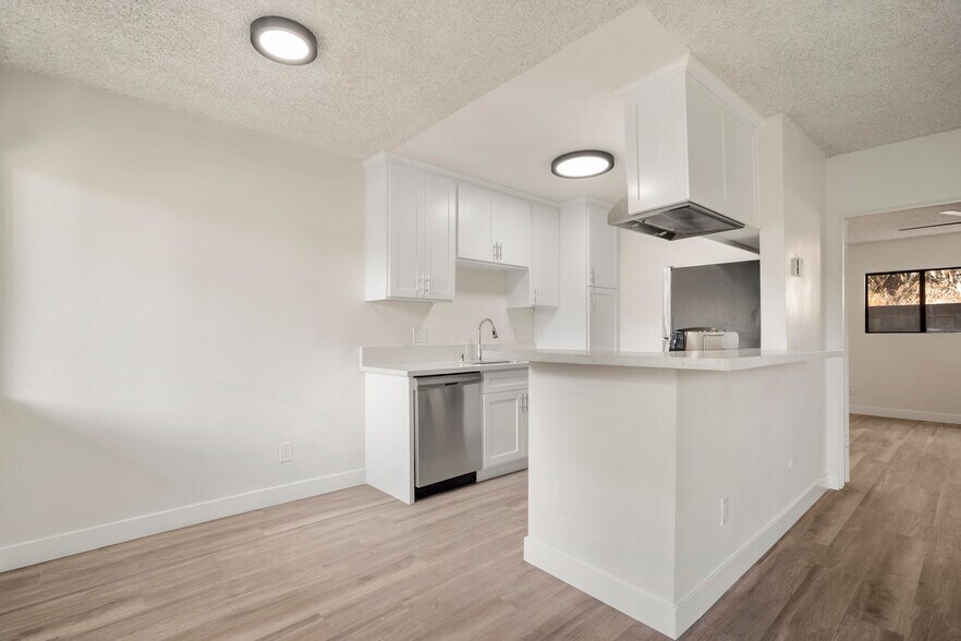 More Photos Of 200 S Avenue 59, Los Angeles Apartments For Sale