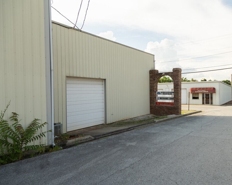 More Photos Of 118 E Davis St, Stockton General Retail For Sale