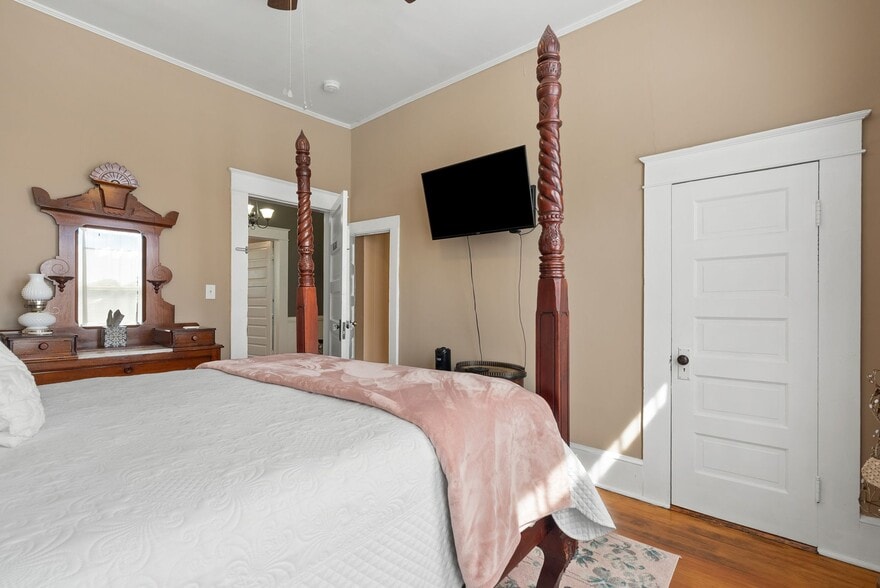 More Photos Of 207 W 2nd Ave, Easley Hospitality For Sale